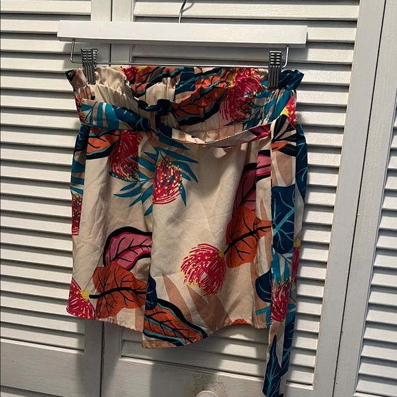 SHEIN Pants - #1501=Floral Print High-Waisted Shorts